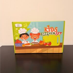 NWT Kids Kitchen Set - Green